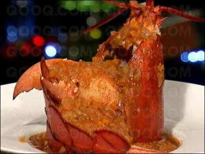 J'ai prpar du homard avec une bchamel additionne de crme frache, de fumet de poisson, coulis de homard, crme et poivre de Cayenne :