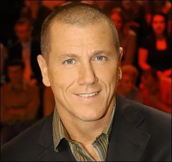 Qui est cet excellent et sympathique gardien de but de football, n  Bastia le 7 avril 1961, et qui participa  des jeux tlviss ?