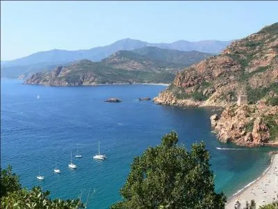 De combien de dpartements la Corse est-elle constitue ?