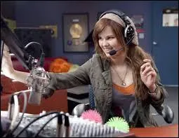 Et celui-ci dans lequel on peut voir Debby Ryan ?