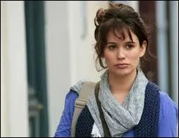 Qui sont les personnages qui vont la voir ?