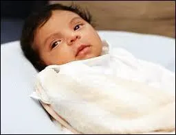 Elle ressemble  sa mre bb qui sont ses parents ?