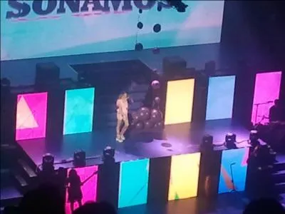 Par quelle chanson commence-t-elle ?