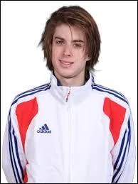 Ce joueur est quant  lui numro 2 franais et il a t form dans mon club. Qui est-il ?