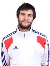 Numro 2, il a gagn les Championnats de France en double hommes, qui est-il ?