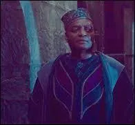 Comment s'appelait l'ancien ministre de la magie ?