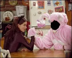 Avec qui Monica sort-elle ?