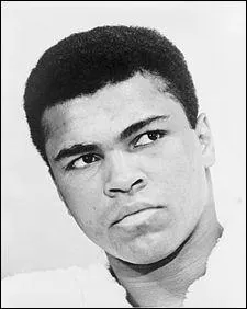 Boxeur emblmatique, Mohamed Ali, alias Cassius Clay, avait bien d'autre talents. Lesquels ?