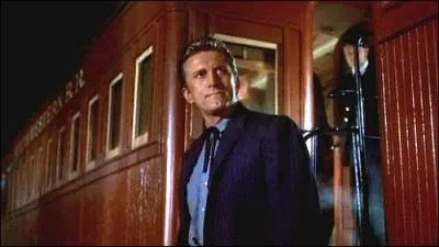 John Sturges ralise  Le Dernier Train de Gun Hill  la mme anne en offrant le rle principal  Kirk Douglas. Quel autre acteur amricain est aussi prsent  la distribution ?