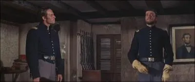 Nous sommes en 1965. Le ralisateur amricain Sam Peckinpah sort  Major Dundee . Parmi ces trois acteurs prsents au casting, lequel jouera le major prnomm Dundee ?