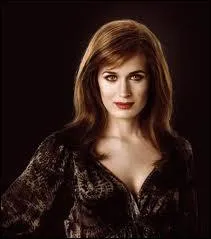 Quel est le nom de l'actrice qui a jou Esme Cullen ?