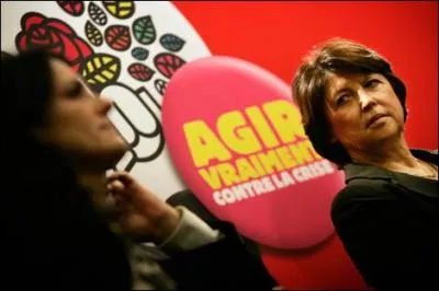 Une personnalit surprenante a demand au PS de lui envoyer son contre-plan de relance. De qui s'agit-il?