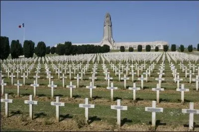 Qu'arrive-t-il au compte Facebook de quelqu'un qui est mort?