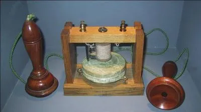 Le 14 fvrier 1876 est dpos le premier brevet sur le tlphone invent par :