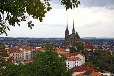 Localisée en Moravie-du-Sud, quelle est la deuxième ville la plus peuplée de République tchèque ?