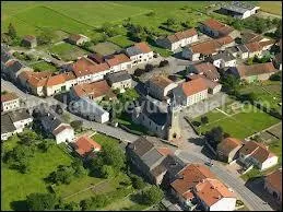 Le village de Kirschnaumen se situe ...
