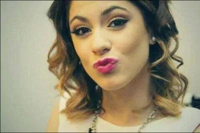 Dans la saison 2, avec qui Violetta va-t-elle cuisiner ?