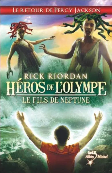 Pourquoi Percy se retrouve-t-il dans un camp romain ?