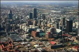 Quelle est la distance approximative par avion de Paris  Johannesburg ?