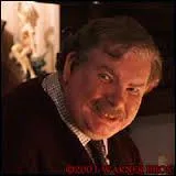 O la demande-t-il en mariage ?