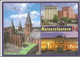Je vous envoie une carte postale de Kaiserslautern. A votre avis, j'tais ...