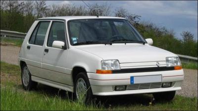 Quel est le nom de cette Renault ?