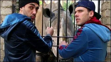 Quel premier titre de l'album a t diffus sur YouTube ?