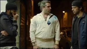 Quel ami commun fait un  couplet  dans l'album ? Son nom de scne est Diamond 2klo.