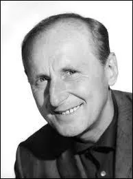 Quelle chanson de Bourvil ne peut-on PAS classer dans les chansons comiques ?