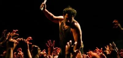 Mais enfin, qu'est-ce que a veut dire, si on ne peut mme plus vendre sa came, tranquille, dans les cits, sans se faire bouffer, mais o on va ?