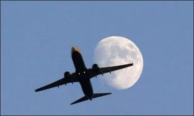 Quelle est la traduction anglaise de ces termes :  au-dessus ,  arien  ?