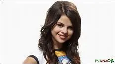 Selena est-elle styliste ?