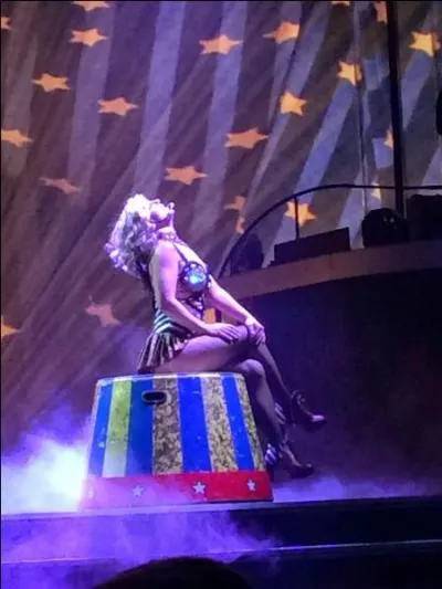 Quel ancien tube interpr�te-t-elle ?