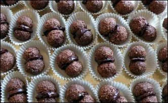 Et pour tous ceux qui aiment les douceurs italiennes, je leur envoie un mucchio di  baci di Alassio . D'o les ai-je expdis ?