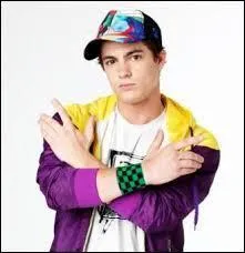 Dans  Violetta , qui est-ce ?