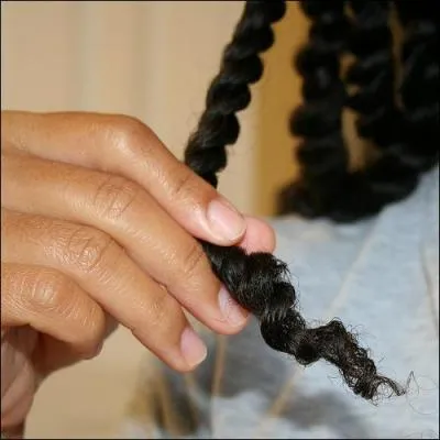 Quelle est la traduction anglaise de ces verbes :  tourner ,  visser ,  tordre ,  arnaquer  ?