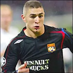 Enfin, je suis form dans mon club, o  j'ai reu plusieurs distinctions personnelles