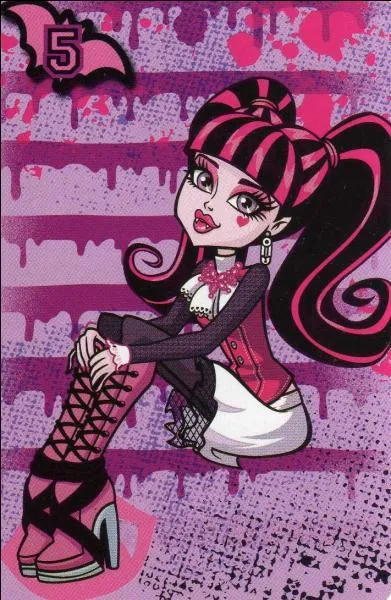 Avant que Draculaura ne soit amoureuse de Clawd, de qui tait-elle amoureuse ?