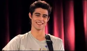 Camila est-elle amoureuse de Tomas (saison 1) ?