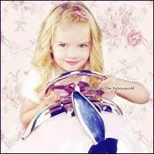 Comment s'appelle la cheerleader qui aimerait avoir un petit ami ?