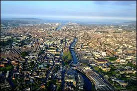 La capitale de l'Irlande reprsente moins d'un quart de la population irlandaise. Quelle est cette capitale ?