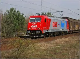 Quel est le constructeur de cette locomotive ?