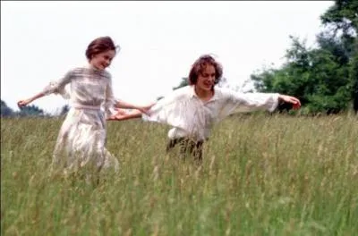 Quelle est la traduction anglaise de ces verbes :  s'battre ,  gambader  ?