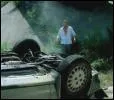 Dans l'pisode 3 (Scan) , quelle est la frquence qui dclenche l'explosion de la voiture de Michael et Lincoln?