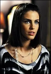 Qui est devenue chanteuse ?