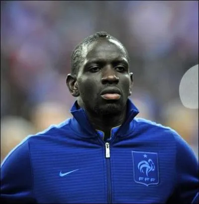 Comment s'appelle ce joueur qui vient tout juste de partir du Paris-Saint-Germain et qui a rejoint Liverpool ?