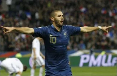 Qui a passé 1222 minutes en équipe de France sans marquer ?