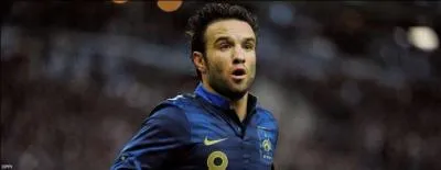 Ce joueur évoluant à l'Olympique Lyonnais est petit par la taille mais grand par le talent, qui est-ce ?