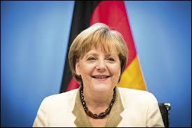 Angela Merkel est-elle gauchre ou droitire ?