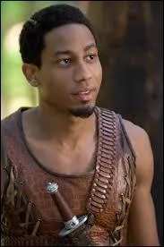 Brandon T. Jackson ( acteur notamment dans  Percy Jackson  et  Big Mama 3  ) est-il gaucher ou droitier ?